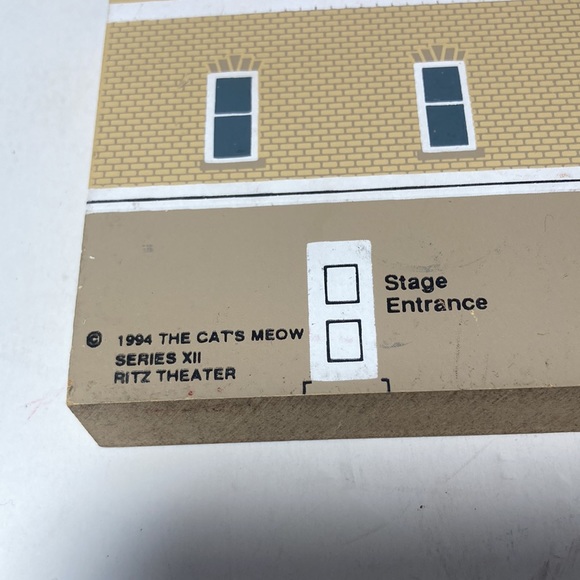 Cat’s Meow 1994 Ritz Theater, Series XII Shelf Sitter 6" x 3.5" x .75" - Picture 9 of 11